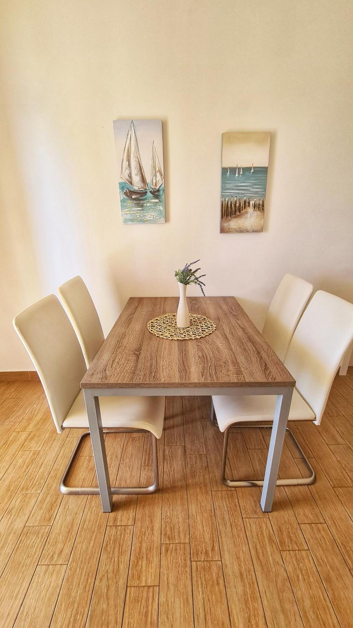 G Apartment *