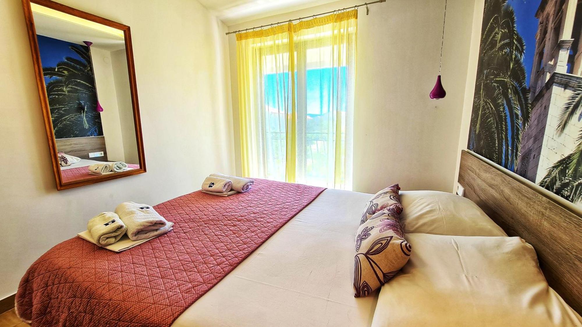 G Apartment *